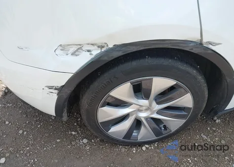 2021 Tesla Model Y Standard Range Rear-Wheel Drive from USA, damaged, VIN 5YJYGDEDXMF109655